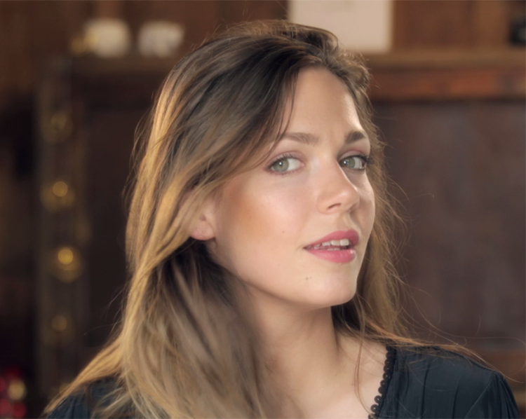 Le look glowy d’Ambre