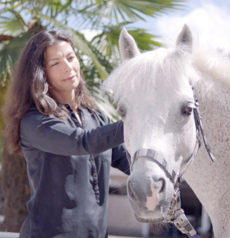 Anne-Sophie fait galoper les enfants vers la guérison