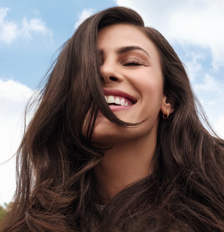 Chute de cheveux : comment la freiner ?