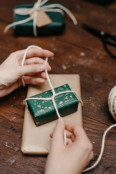 So bastelst Du eine nachhaltige Geschenkverpackung