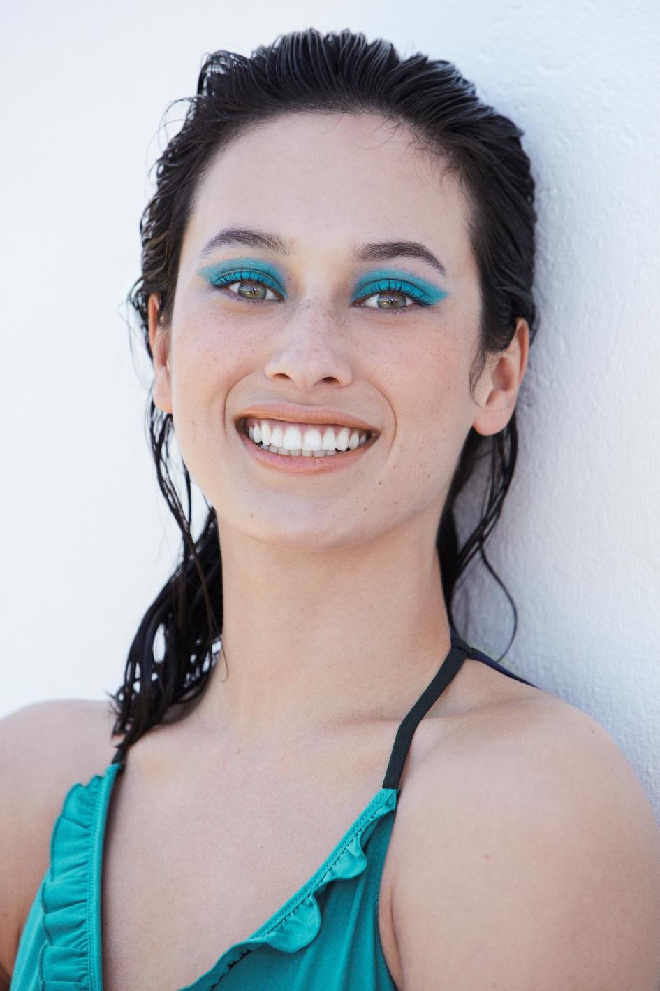 Auffälliges Make-up sowimage
