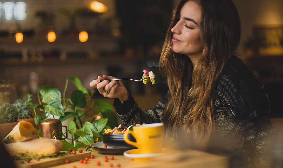Alt, hvad du har brug for at vide om vegansk makeup