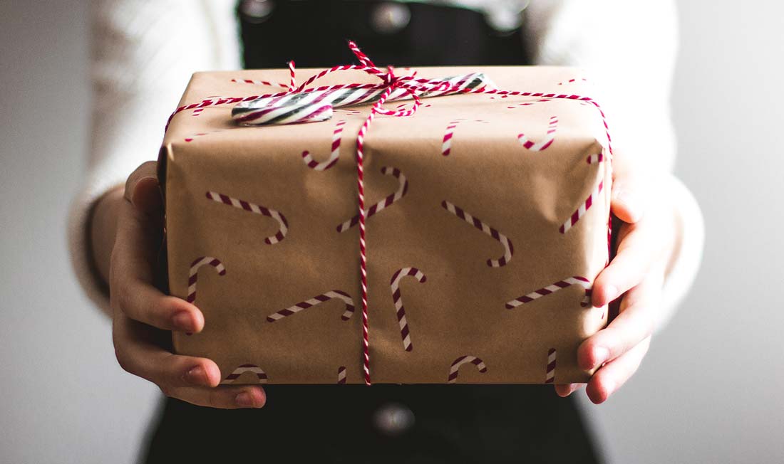 1912_secret-santa_image2_1100x652 sowimage