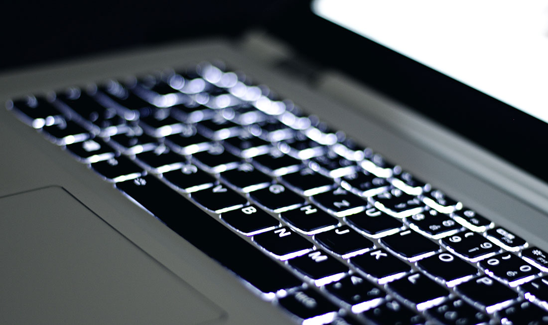 Lumière-Bleue-Clavier-pexels