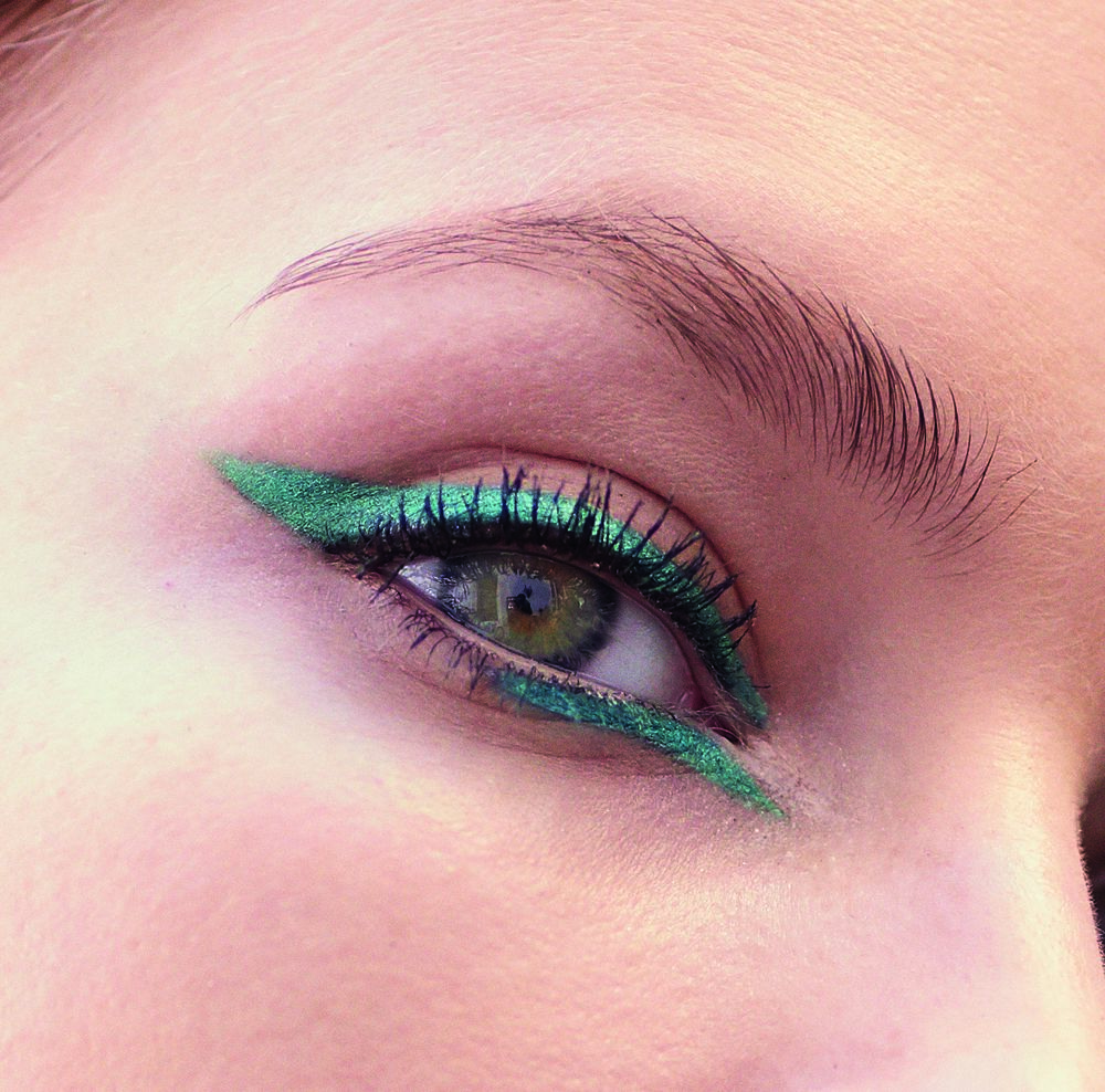 485318-Iconographie féminine EYE LINER sowimage